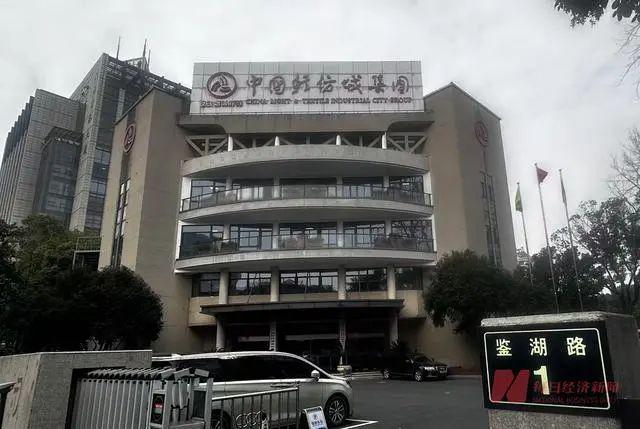 气下降商家经营分化 轻纺城：先拢市、再造市尊龙凯时ag旗舰厅网站柯桥纺织交易市场人(图6)