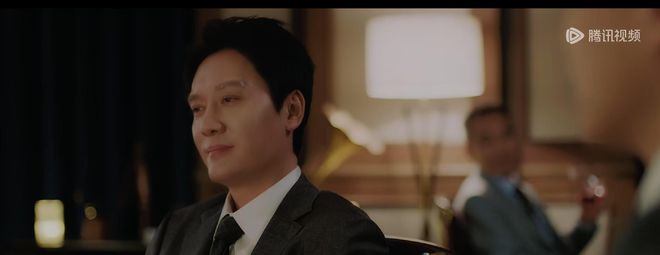 一看冯绍峰观众不淡定了令人窒息的婚姻尊龙凯时新版APP《婚内婚外》开播(图7)