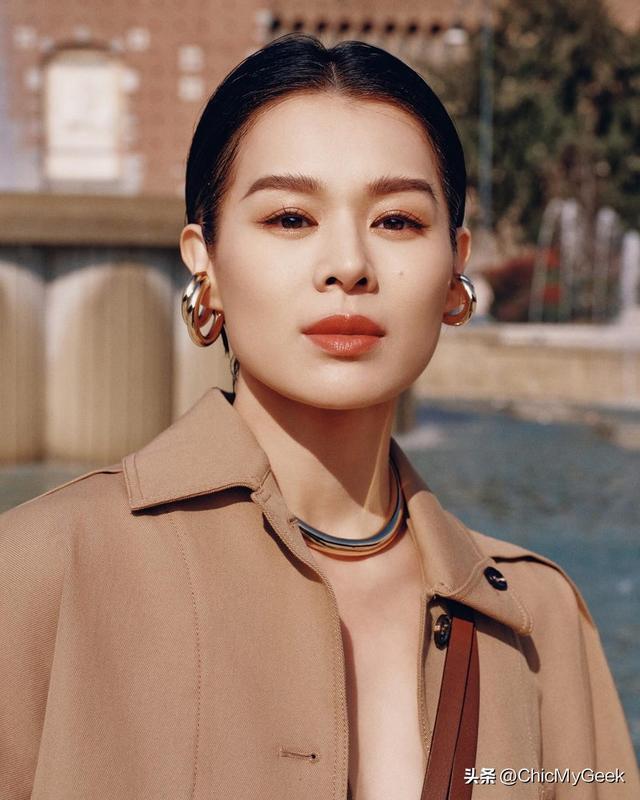 强小三”当年从会计师成香港小姐！z6尊龙·中国网站胡杏儿变“最(图4)